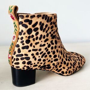 Johnny Was sz 7 Leopard Calf-Hair Heeled Boots, Floral Embroidered